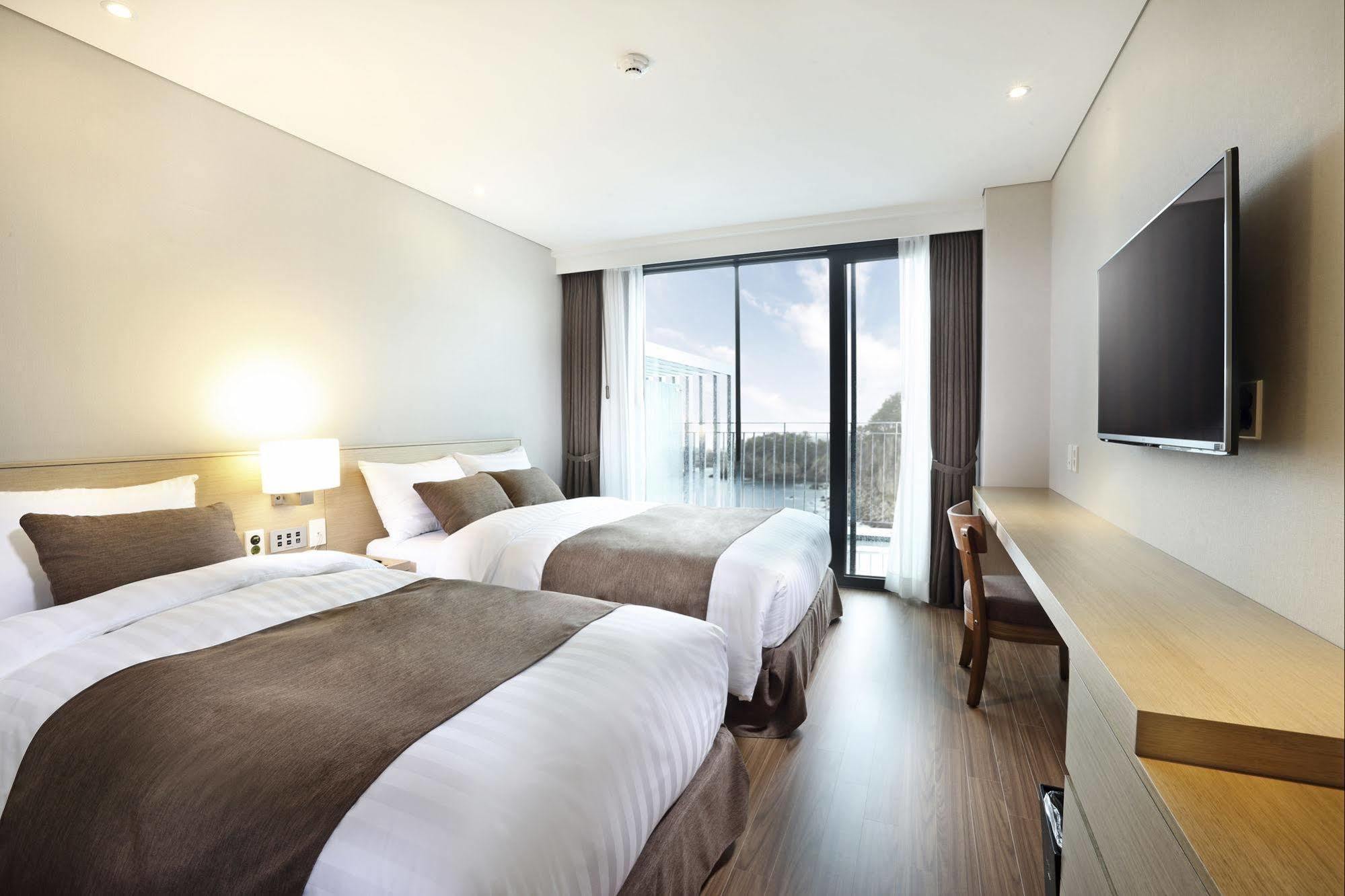 Hotel Fine ซอกวีโพ ภายนอก รูปภาพ